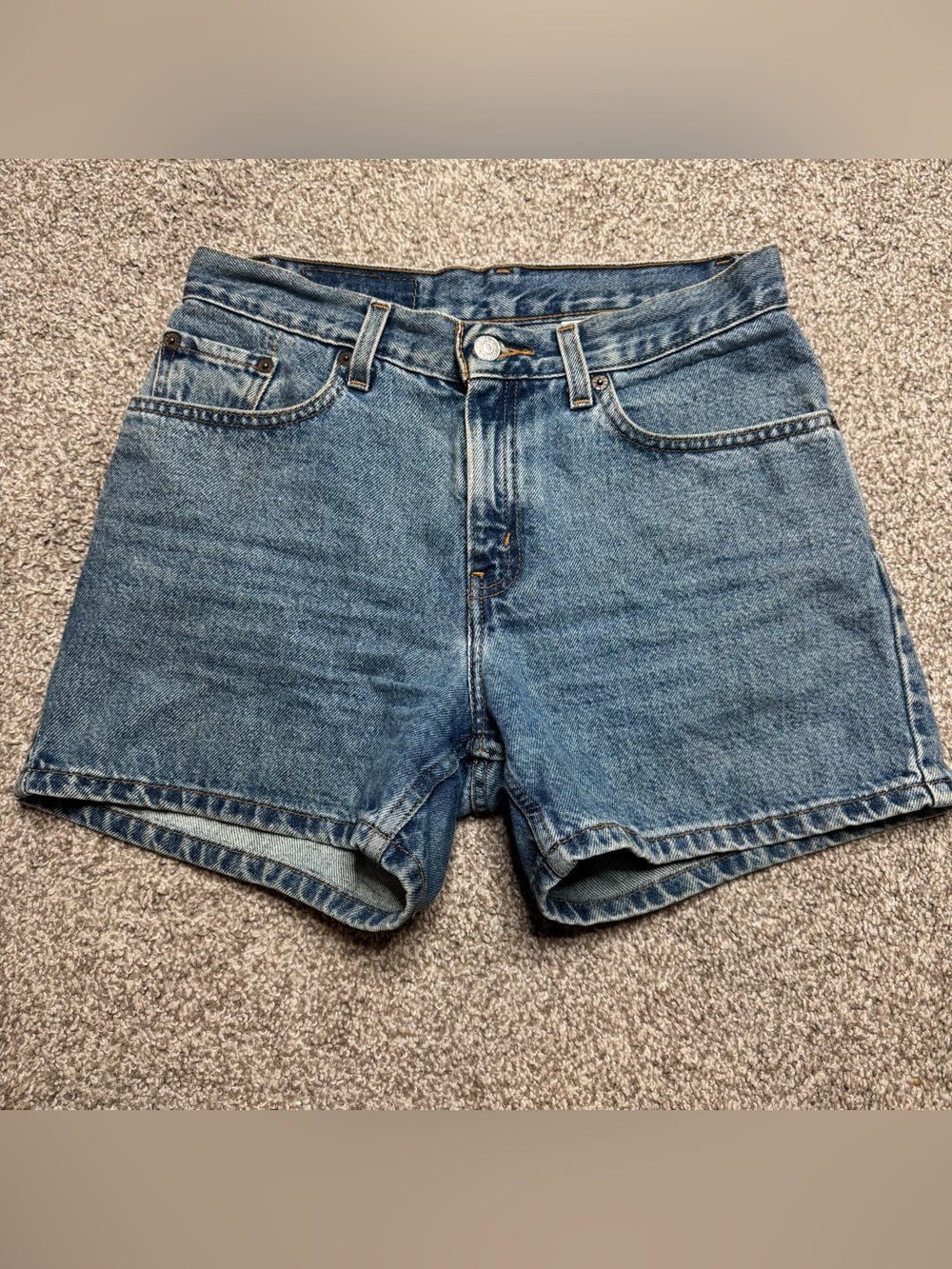 Levi short